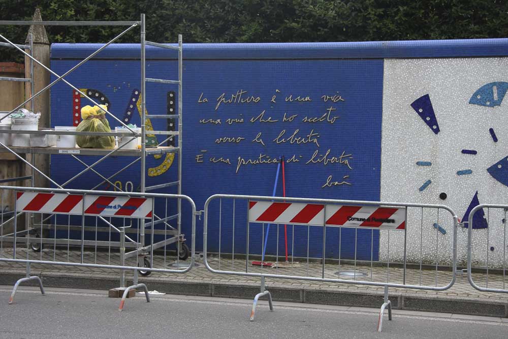 muro enrico Baj muro enrico Baj