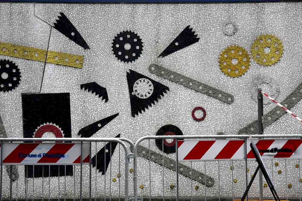 muro enrico Baj muro enrico Baj